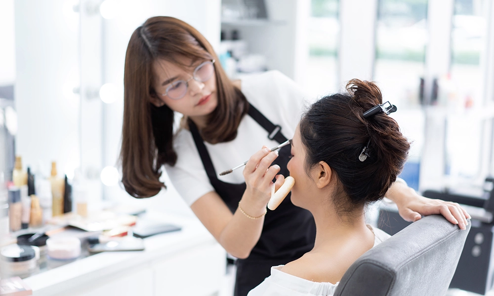 ヘアメイクアーティスト